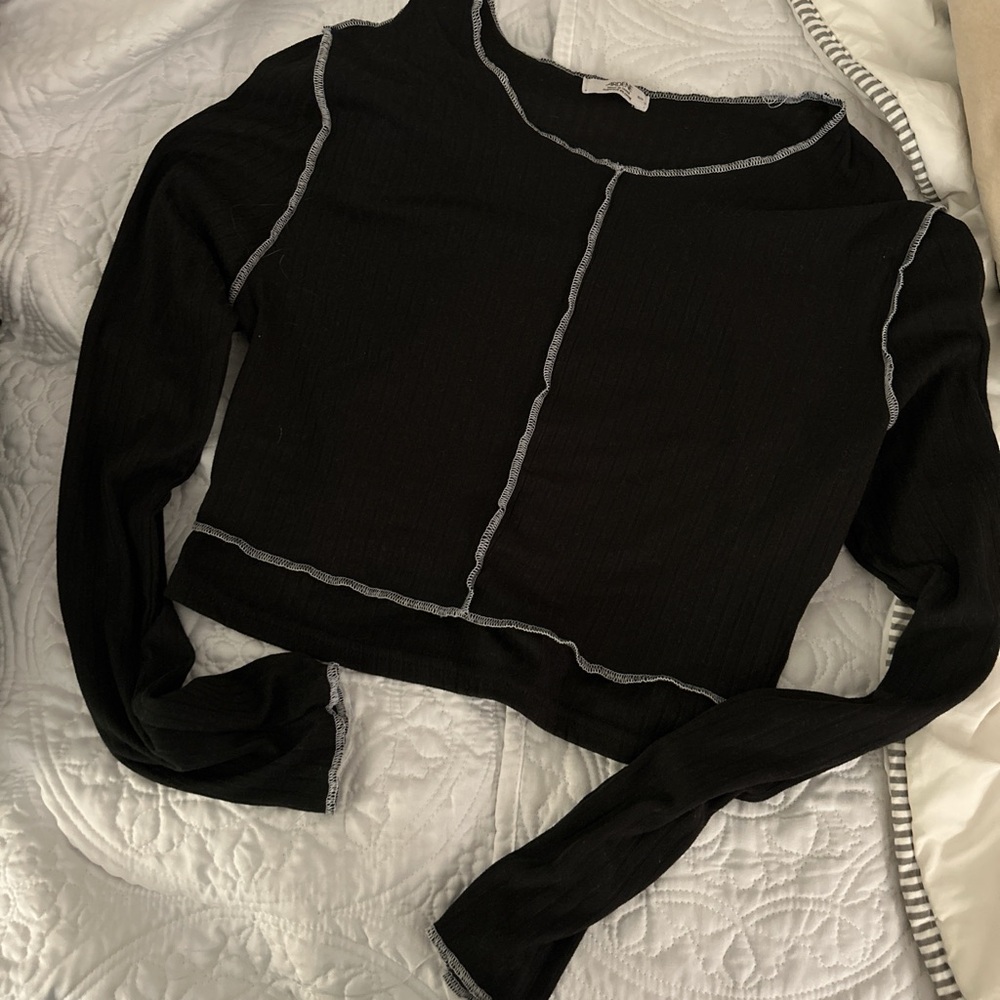 Black long sleeveve